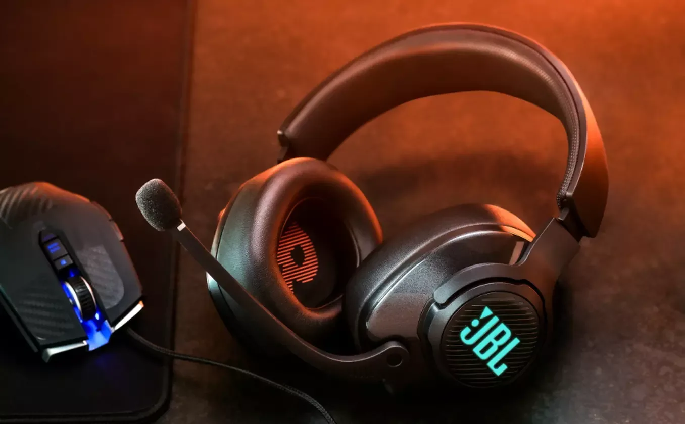חתימת JBL Quantum Sound מעניקה לכם יתרון שמע אמיתי

