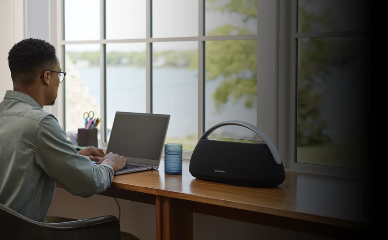 ביצועי סאונד מעולים עם רמקולים תלת כיווניים

