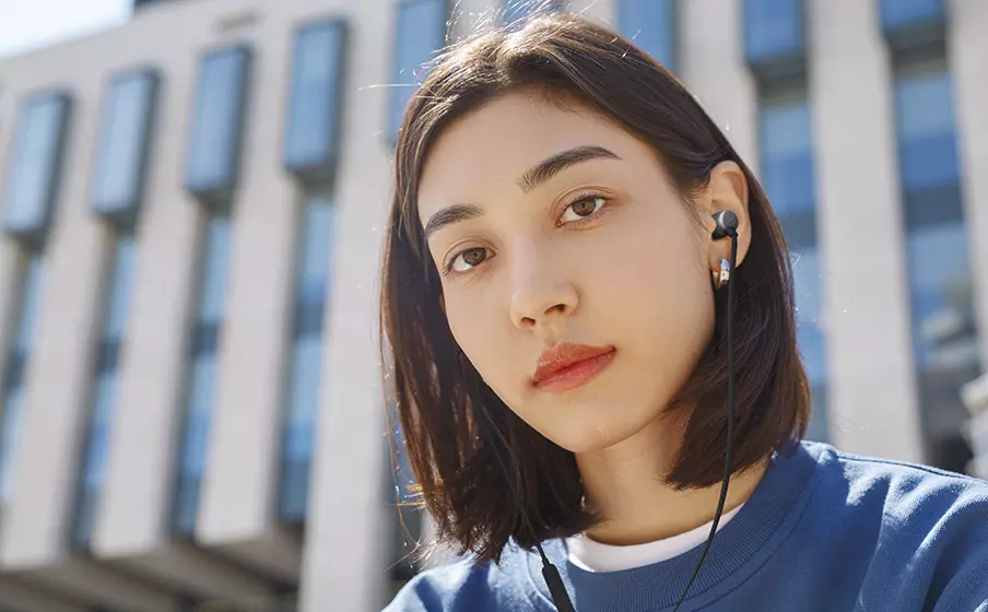 שליטה מ-3 כפתורים עם מיקרופון


