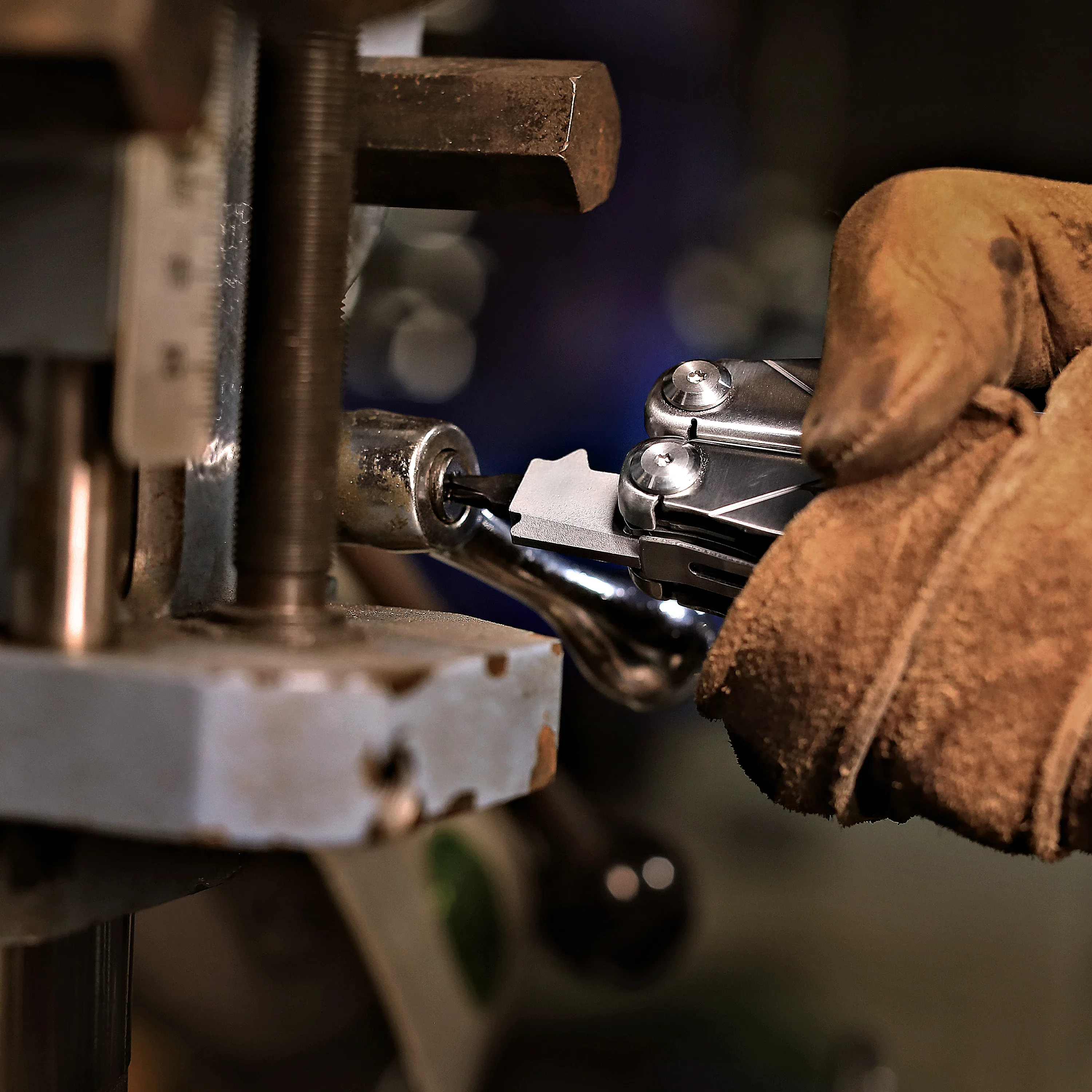 מתאים בנוחות ביד