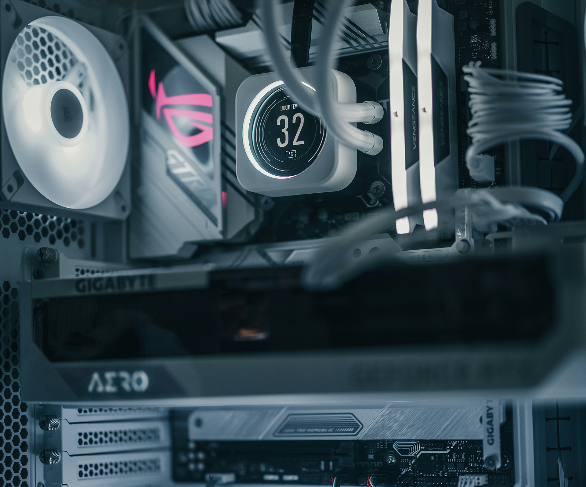 דרישות מערכת (PC)