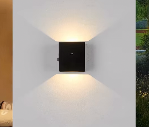 מנורת קיר / מעבר נטענת MIZUKI LED - עם חיישן תנועה, בצבע שחור 