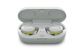 אוזניות ספורט אלחוטיות Bose Sport Earbuds Bluetooth עם מיקרופון בצבע לבן הכוללות כיסוי טעינה
